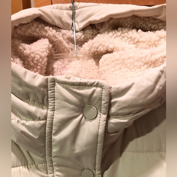 A&F Ultra Puffer - Medium Length in Cream - Picture 7 of 10